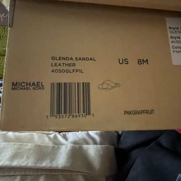 NEW pair of Michael Kors sandals - Picture 4 of 4